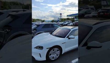 Itálie elektromobilem Porsche Taycan Sport Turismo