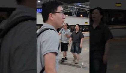 349 km/h: běžný čínský rychlík... a Evropě ujíždí vlak...