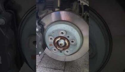 Brzdy elektrického Porsche Taycan po 47 000 km