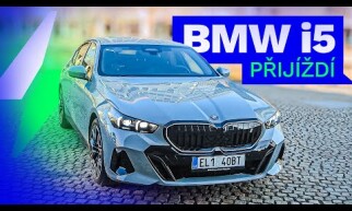 BMW i5 v podrobném zimním testu prémiové zadokolky eDrive40