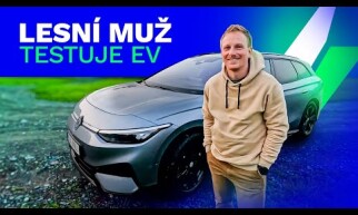 Lesní muž Pavel Sládek testuje elektromobil | Volkswagen ID.7 | Jan Staněk