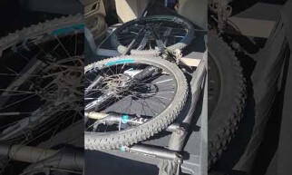 Převoz horských kol v elektrickém kombi Porsche Taycan Sport Turismo