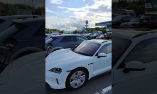 Itálie elektromobilem Porsche Taycan Sport Turismo
