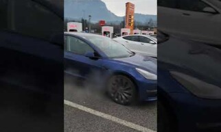 Hořící Tesla?!?