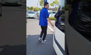 Tisíce elektromobilů různých značek a cca 100 nabíjecích stanic v čínském městě Hefei