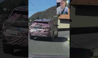 ŠKODA PEAQ přijíždí. Video seznámení s maskovanou verzí velkého EV SUV již brzy.